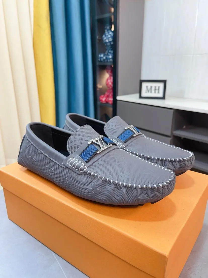 Men's men's shoes💰400🌹🌹[LV Louis Vuitton] New men's beanie shoes💝💝.. Top-grade imported cowhide embossed➕Comfortable leather lining. It is extremely skin-friendly and comfortable, feels very delicate, and the shape is very correct! Perfectly reflects the three-dimensional sense, code number: 38-44